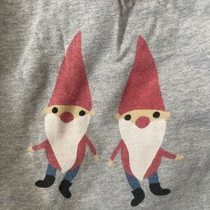Hanna Andersson Gray and Red Baseball Long Sleeve Tee w Red Gnome Print size 8